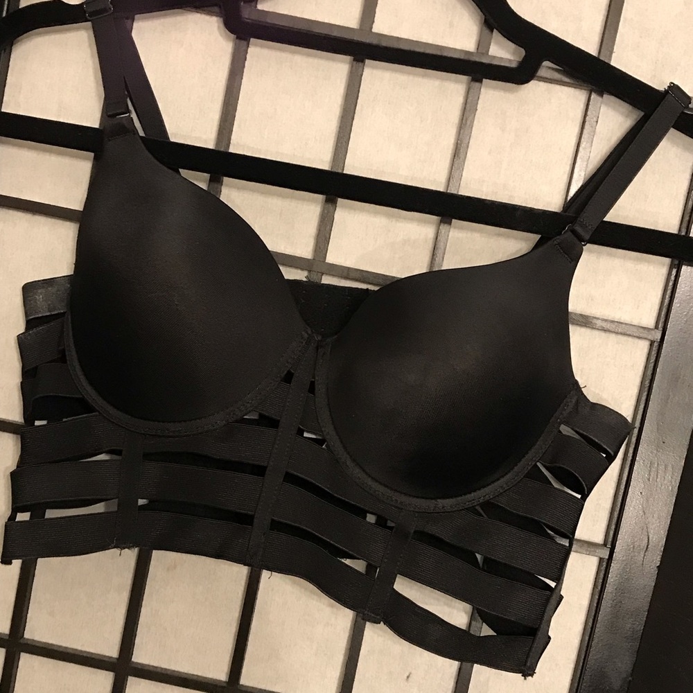 🖤Black crop top